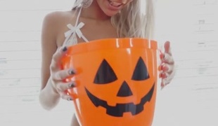 Janice Griffith in Halloween Playgirl - Tiny4K